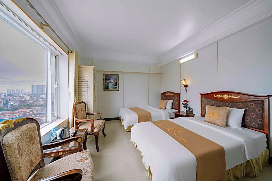 Classic Hoang Long Hotel