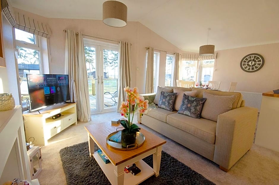 Hollicarrs - Bluebell Lodge