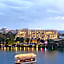 Cinnamon Lakeside