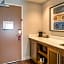 Hampton Inn & Suites Boston/Waltham