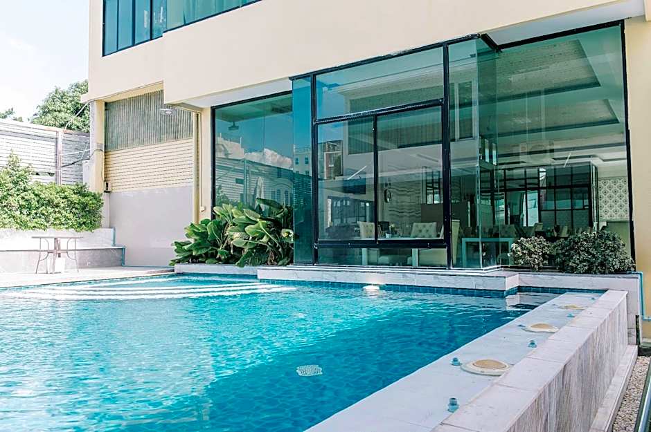 Aramis Hotel