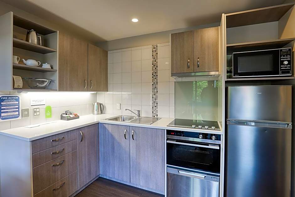 Garden Court Suites & Apartments