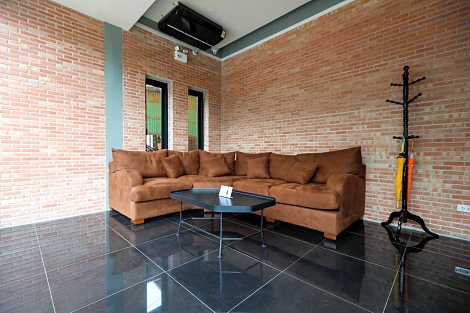 Tall Tree Poshtel Phuket