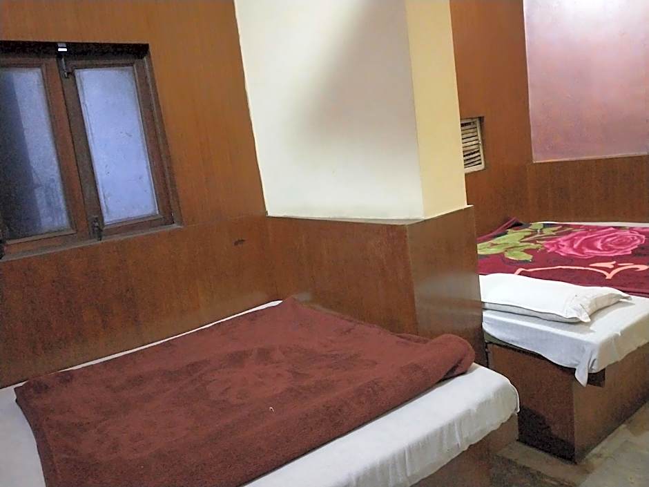 Mahesh Hotel – Delhi, NY