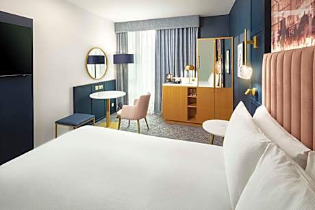 Queen Guest Room