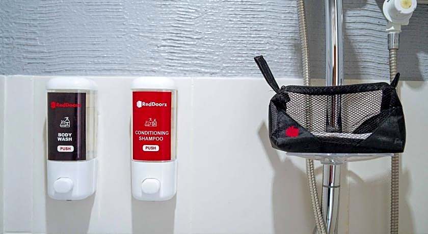 RedDoorz Plus @ Casa Lucia Sindalan San Fernando City Pampanga