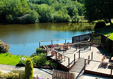 Inn On The Lake