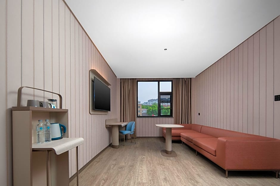 Hanting Hotel Puyang Stadium Lishan Road