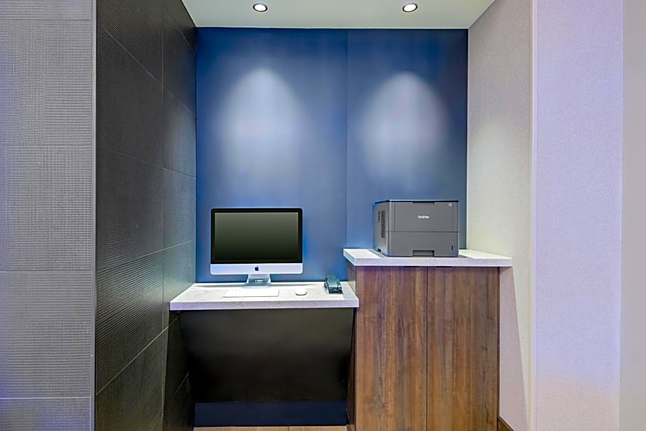 Courtyard by Marriott Atlanta Midtown