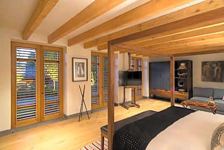 Superior King Suite