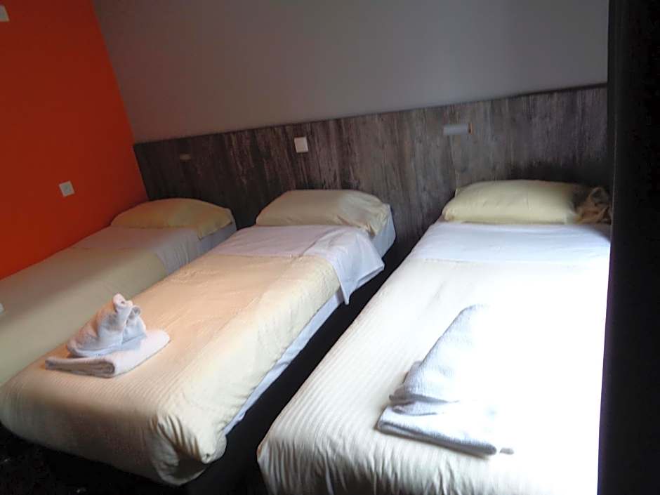 Brxxl 5 City Centre Hostel