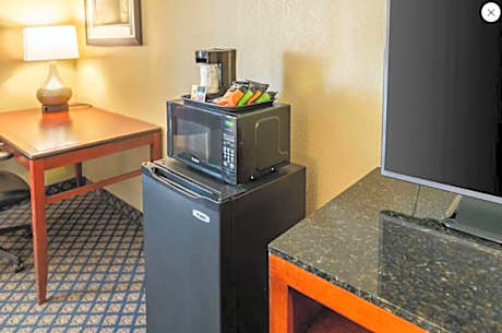 King Room - Accessible/Non-Smoking