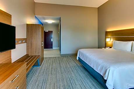 Standard King Room with Roll-In Shower - Communications Access