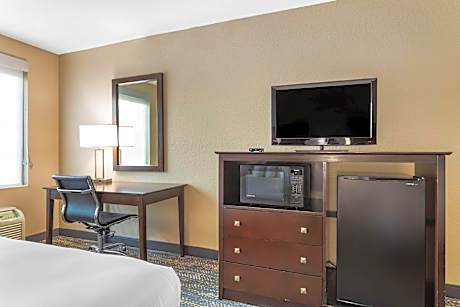 2 Double Beds
