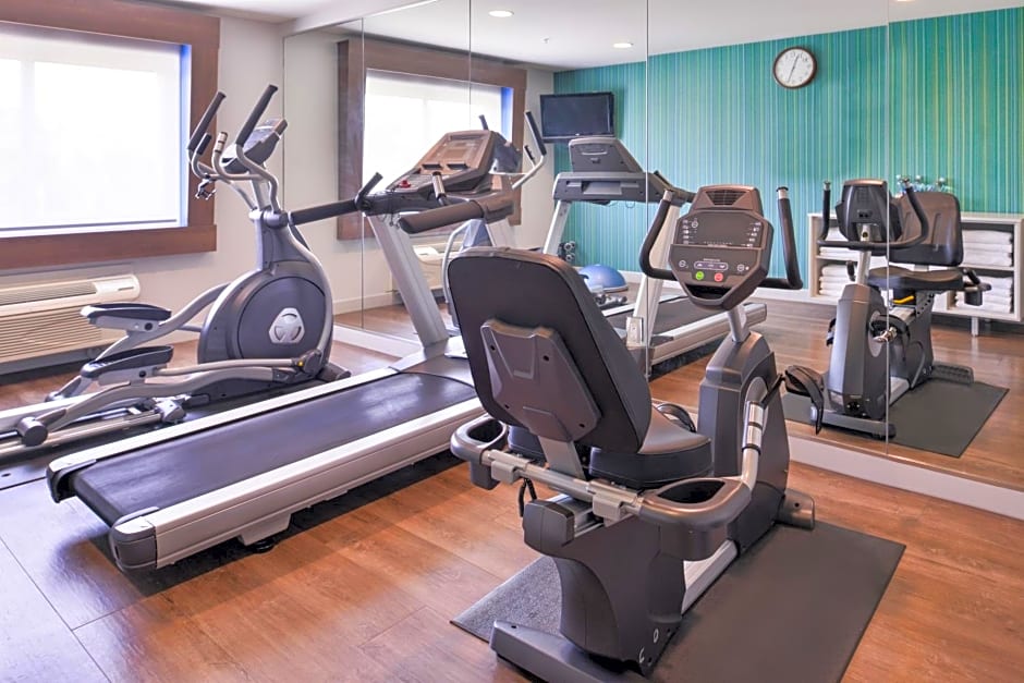 Holiday Inn Express Hotel & Suites Elgin By IHG