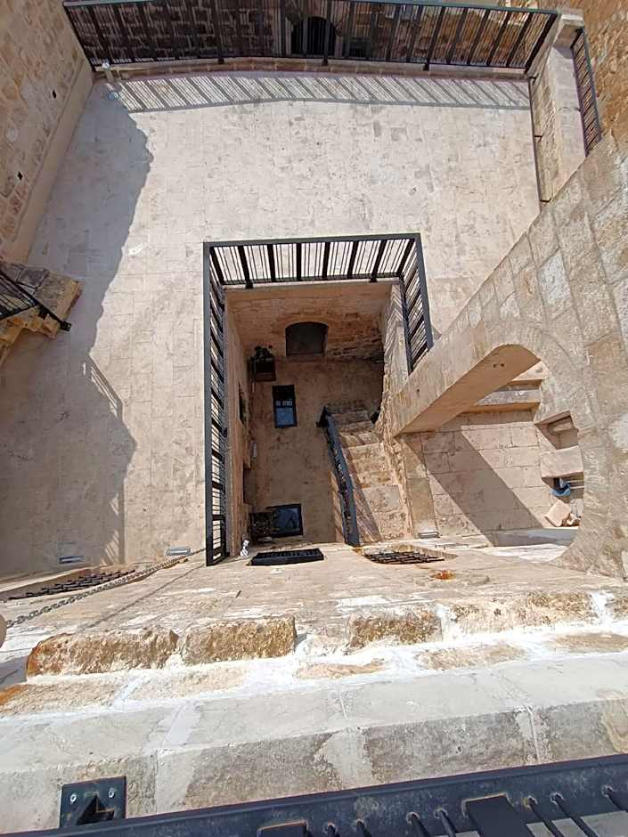 TUĞMANER  Small House AJAR