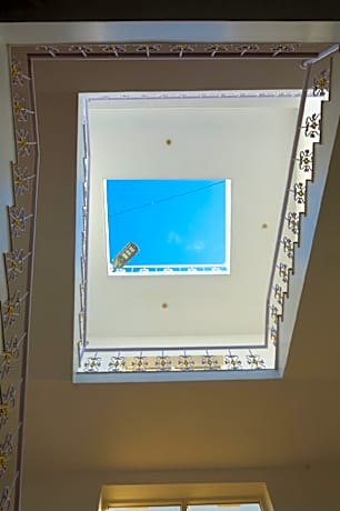 RPS Service Apartment