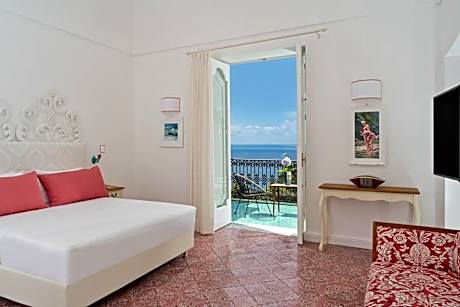 King Suite with Sea View- Separate Building