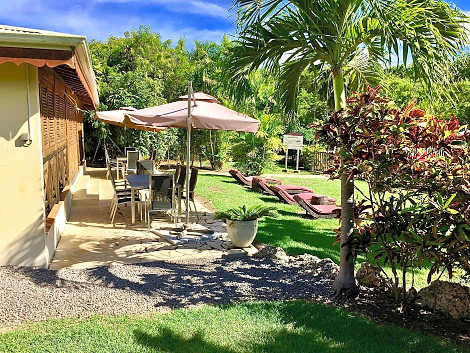 Résidence Le Vallon Guadeloupe Parc Piscine Appartements & Studios