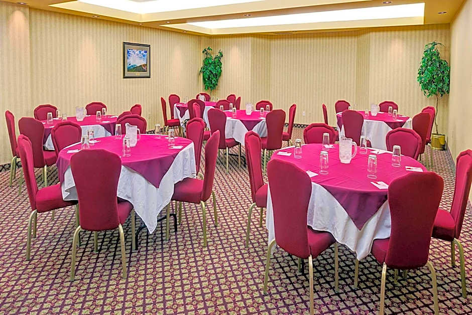 Ramada by Wyndham Niagara Falls/Fallsview