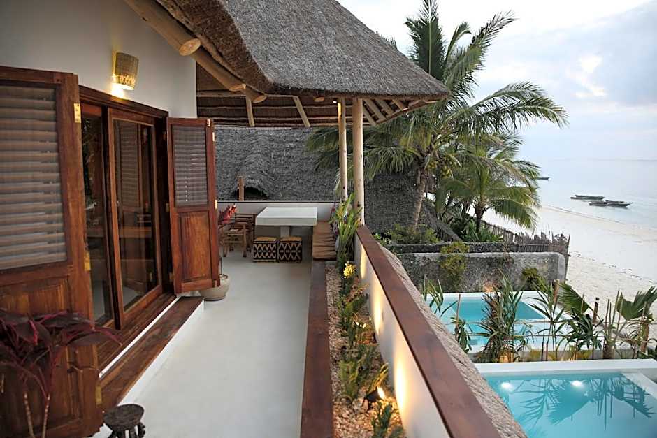 Joya' Beach Suites & Villa