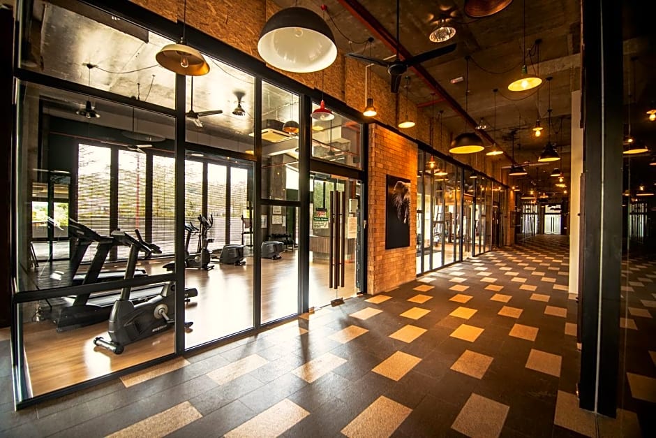 Cube 8teens Boutique Suite by Nest Home