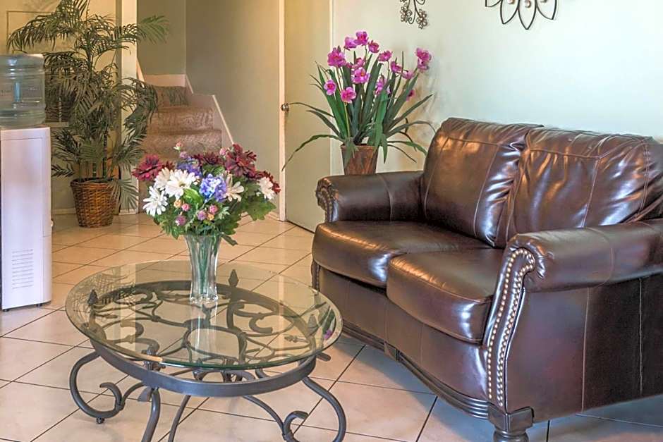 Days Inn by Wyndham San Marcos