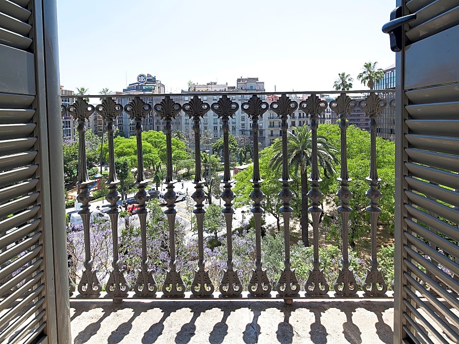 Grandom Suites