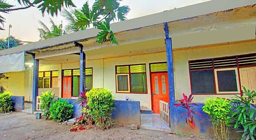 Hotel O Penginapan 3 Bersaudara Near Pasar Sengkol