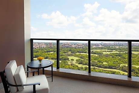Deluxe Golf View Room, Guest room, 1 King, Golf view