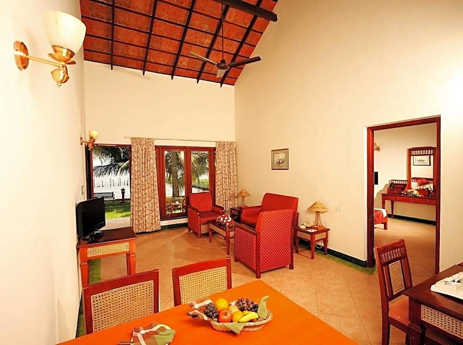 Abad Whispering Palms Kumarakom Hotel