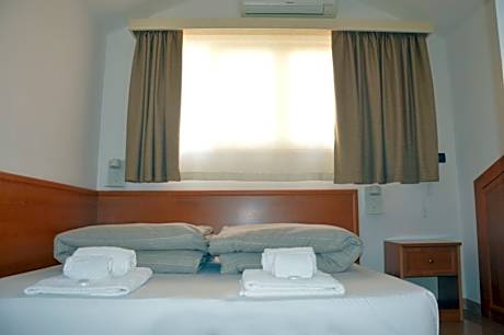 Double or Twin Room with Sea View