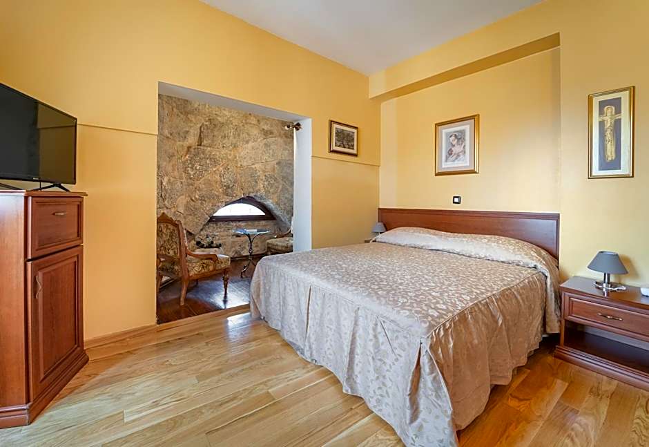 Hotel Peristil