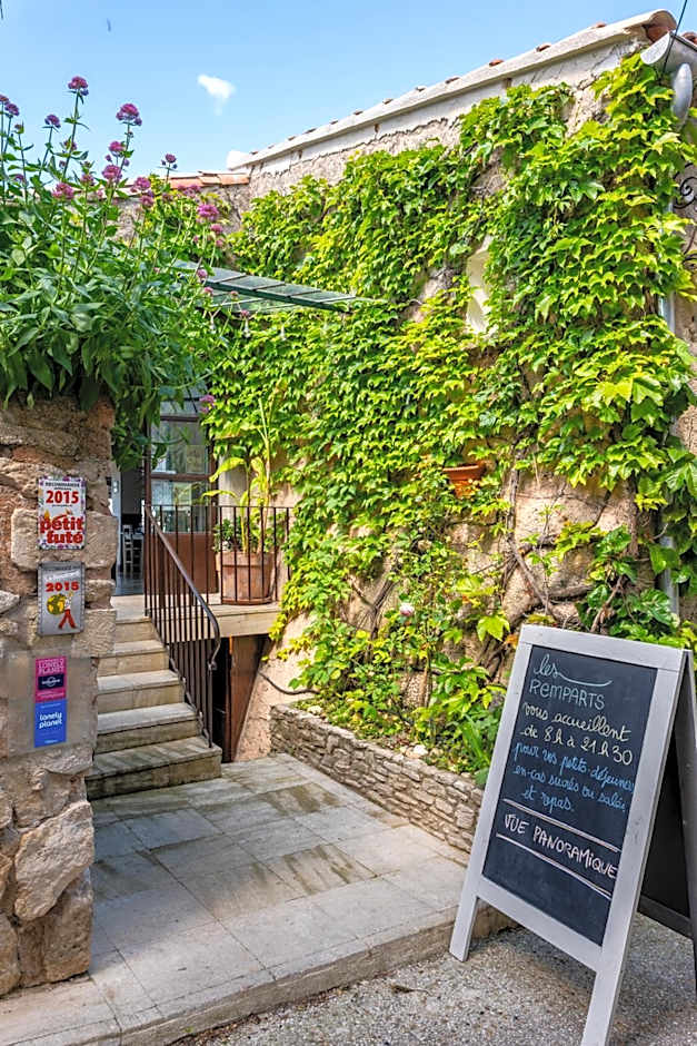 Hôtel Restaurant Les Remparts