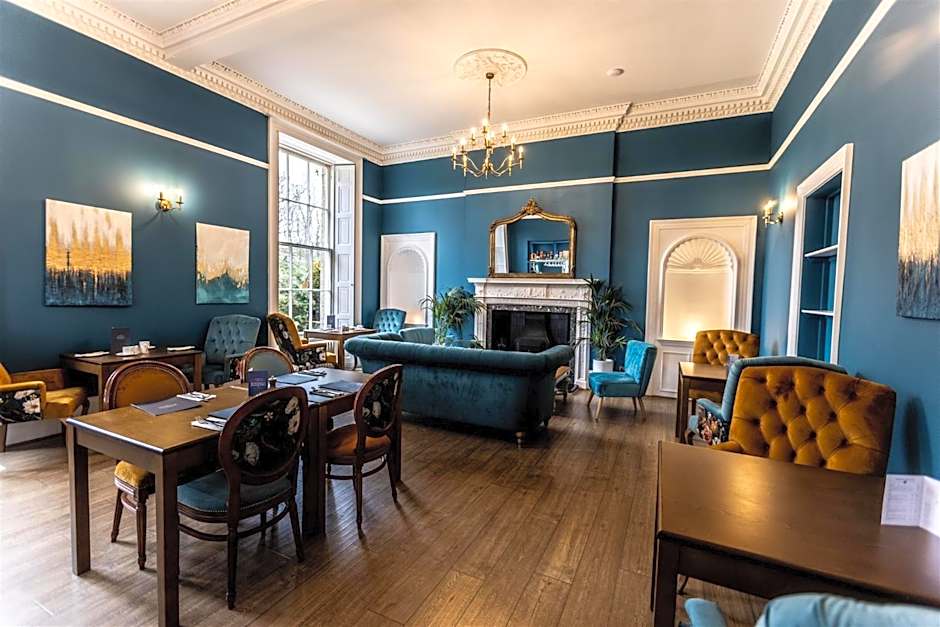 Marshall Meadows Manor House