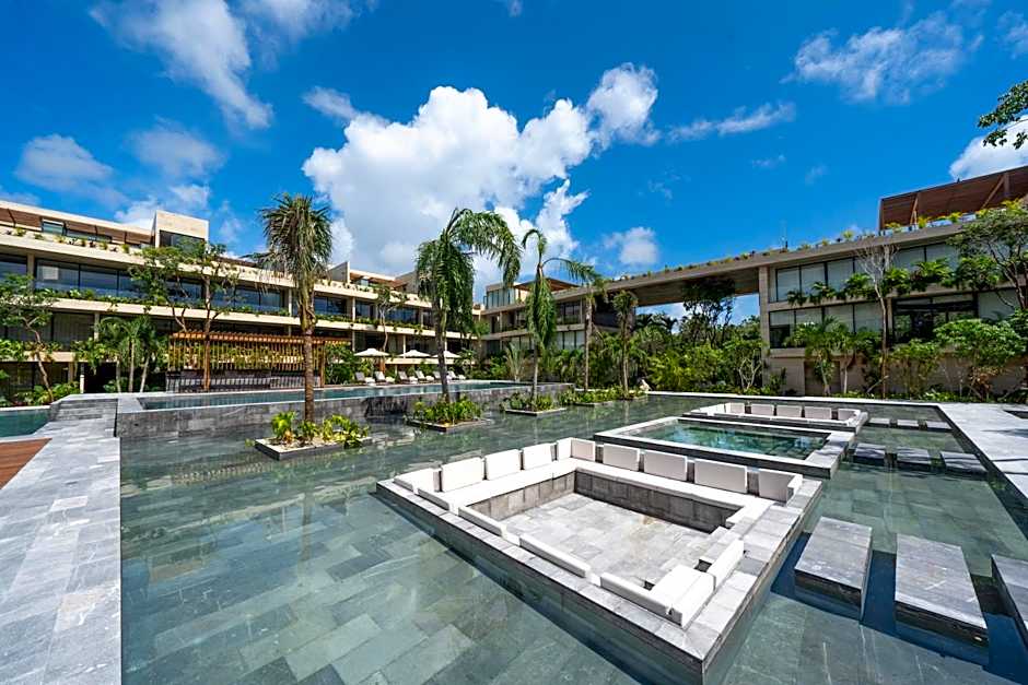 Mistiq Tulum