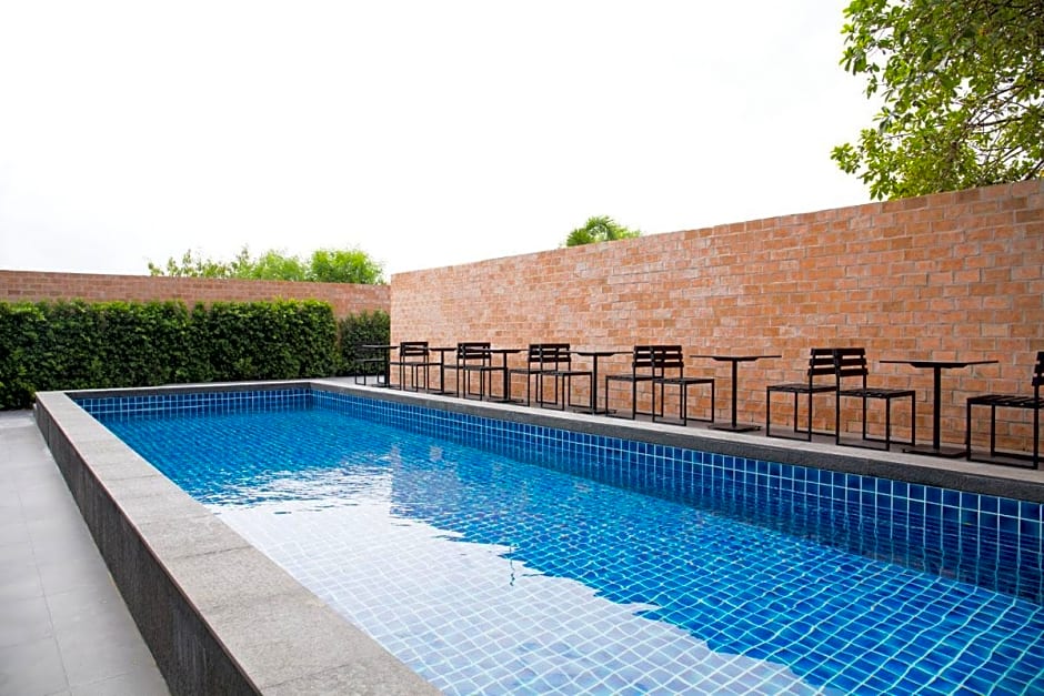 Theorie Hotel Sukhumvit 107 by SLH