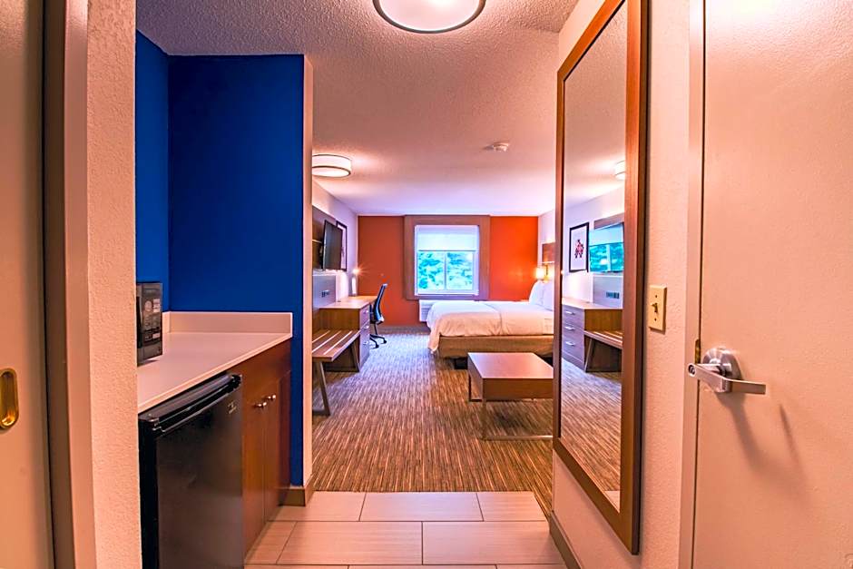 Holiday Inn Express & Suites Lincoln East - White Mountains By IHG