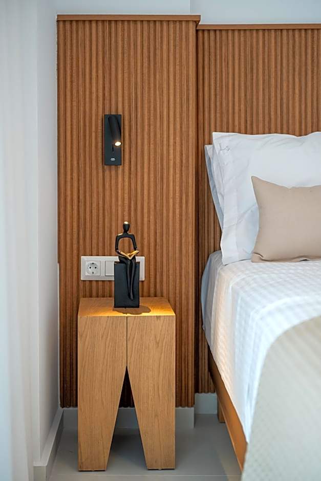 LIRIUM luxury suites