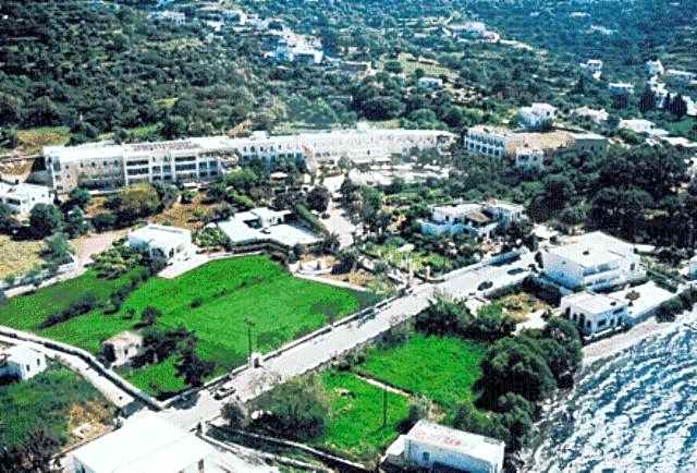 Crithoni's Paradise Hotel