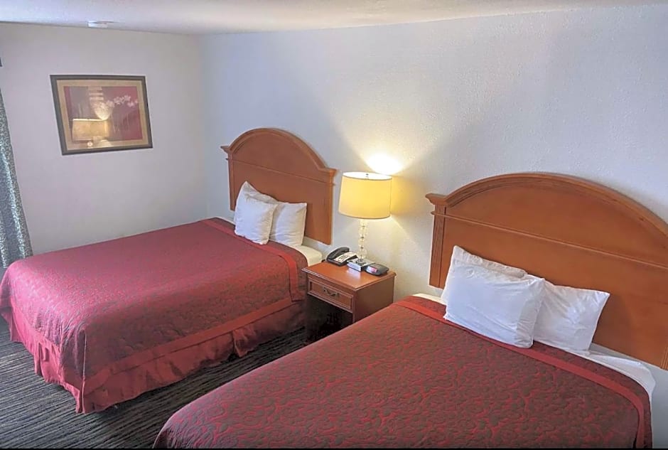 Days Inn by Wyndham Shawnee