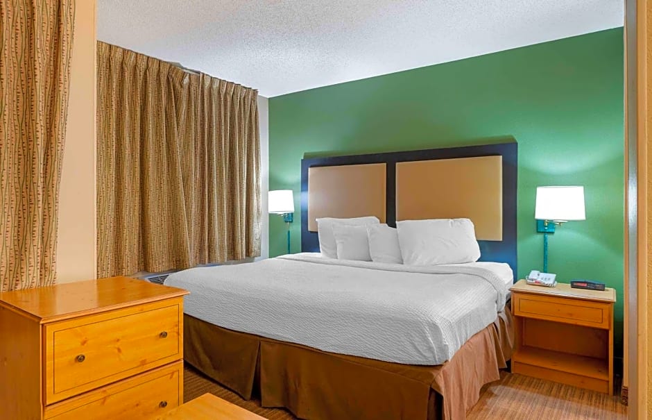 Extended Stay America Suites - Chicago - Schaumburg - Convention Center