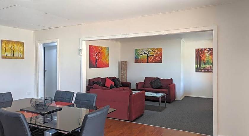 Torrumbarry Motel