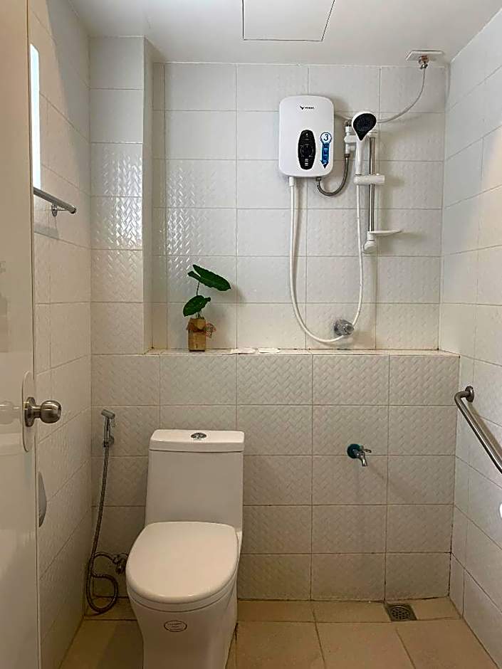 OYO 150 Davao Airport View Hotel