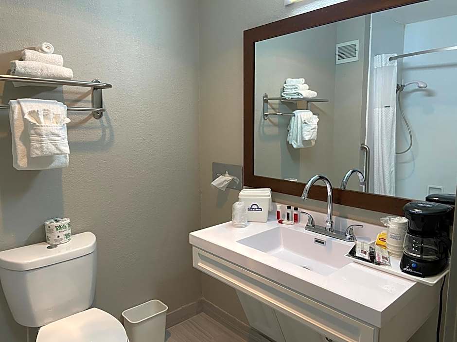 Days Inn by Wyndham Rawlins