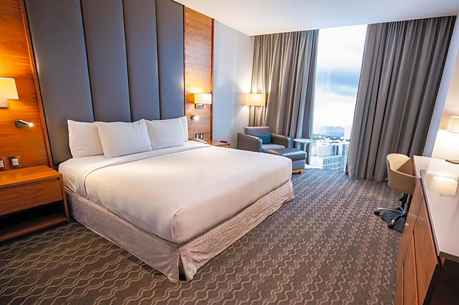 DoubleTree by Hilton Mexico City Santa Fe