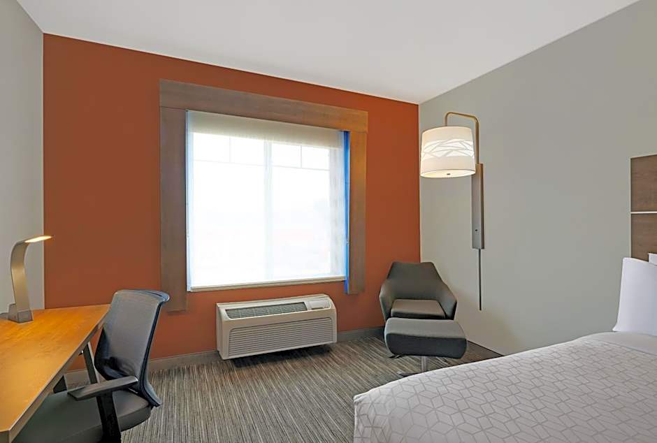 Holiday Inn Express & Suites Newport By IHG