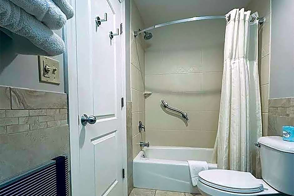 Golden Gables Inn Dazzler Select by Wyndham