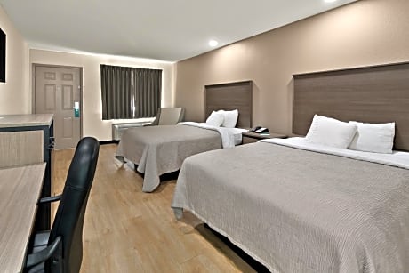 Quadruple Room with Two Queen Beds - Disability Access/Non Smoking/Ground floor