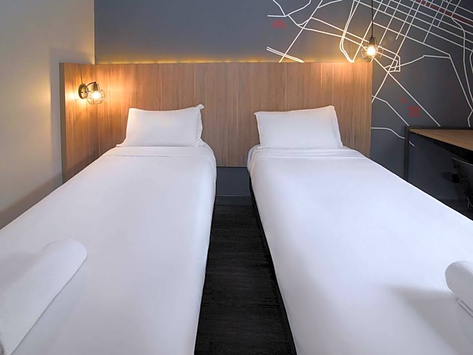 Ibis Curitiba Batel